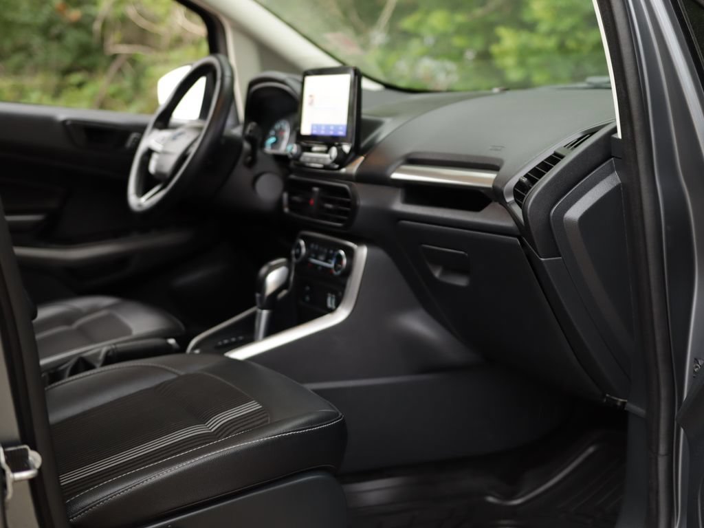 Used 2020 Gray Ford SES image 28