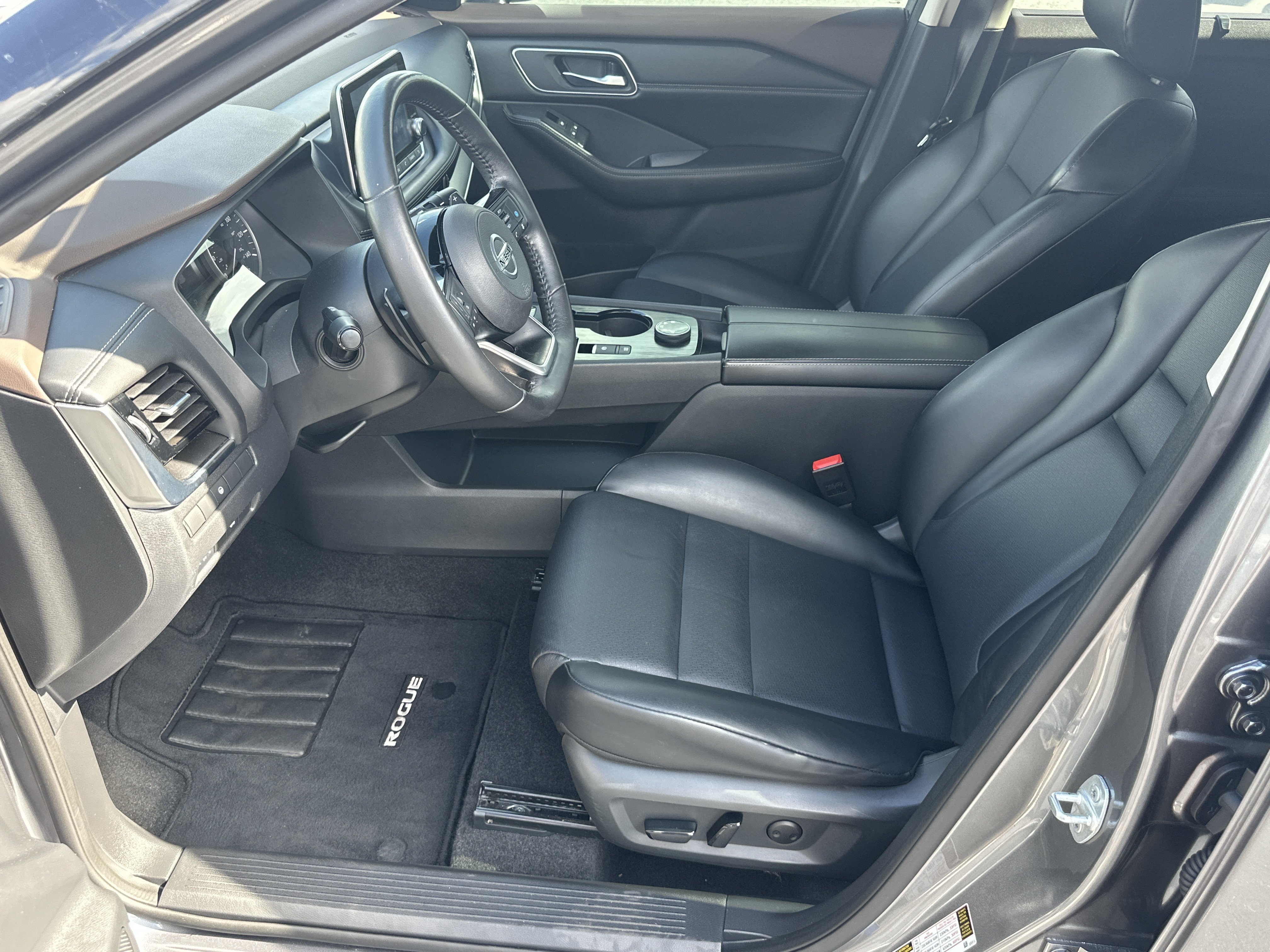 Used 2021 Gun Metallic Nissan SV image 9