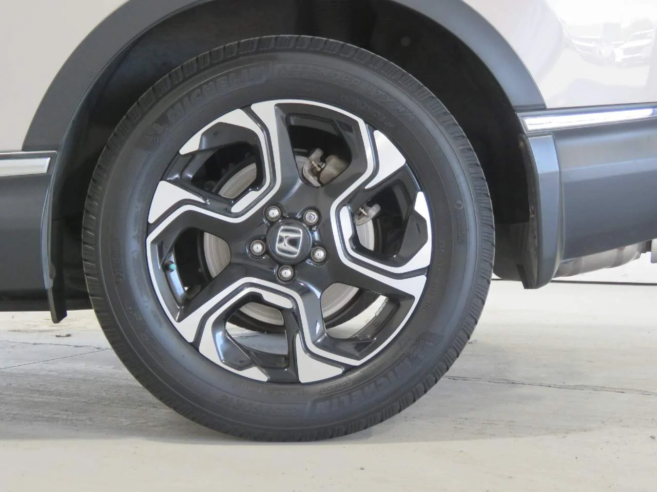 Used 2018 Sandstorm Metallic Honda Touring image 8