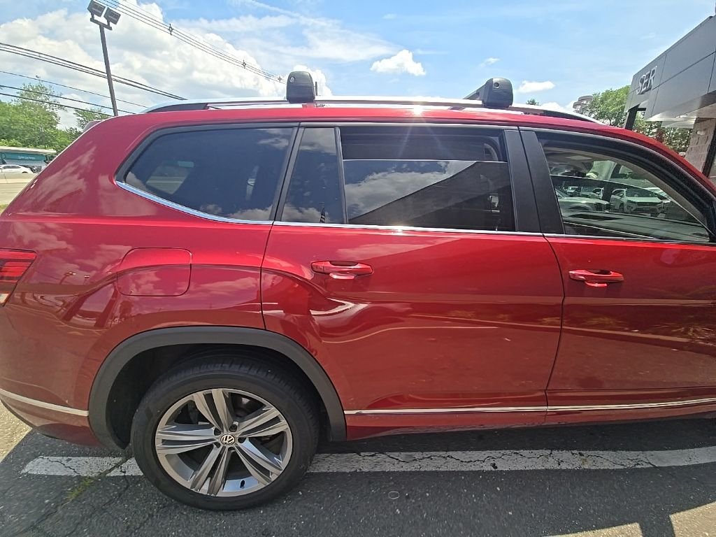Used 2018 Red Volkswagen SEL image 6