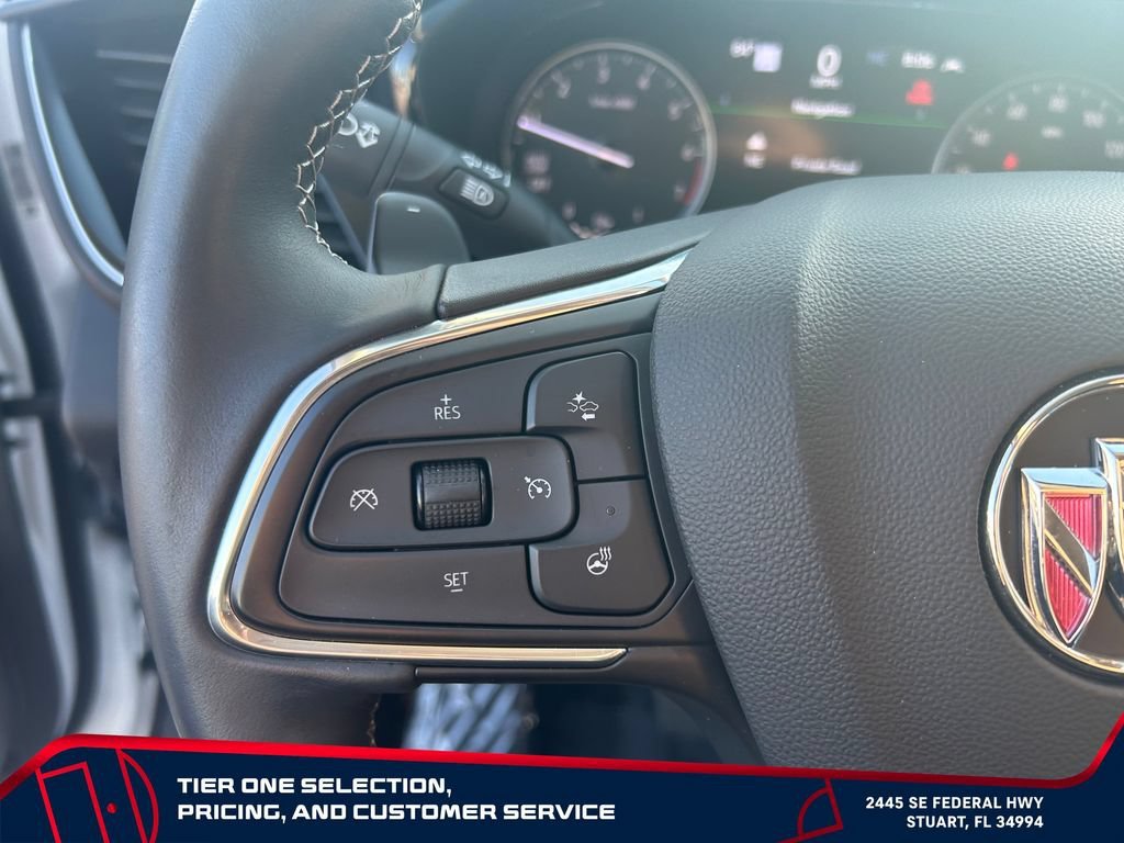 Used 2023 WHITE FROST TRICOAT Buick Avenir image 18