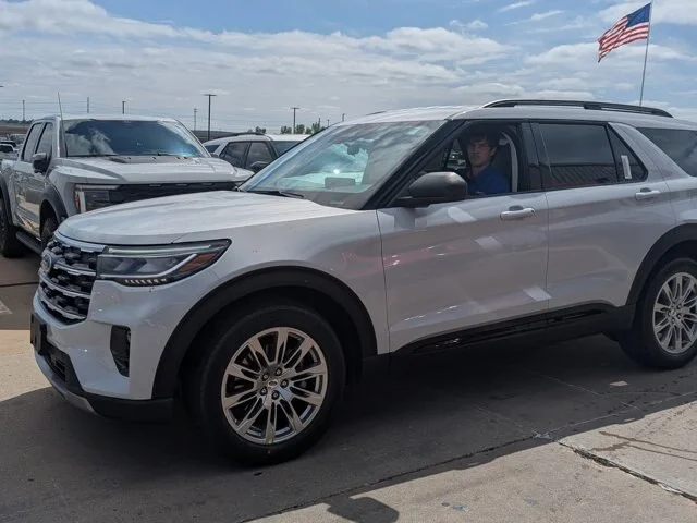 New 2026 Space White Metallic Ford Active image 27