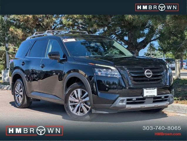 2023 Nissan Pathfinder SL