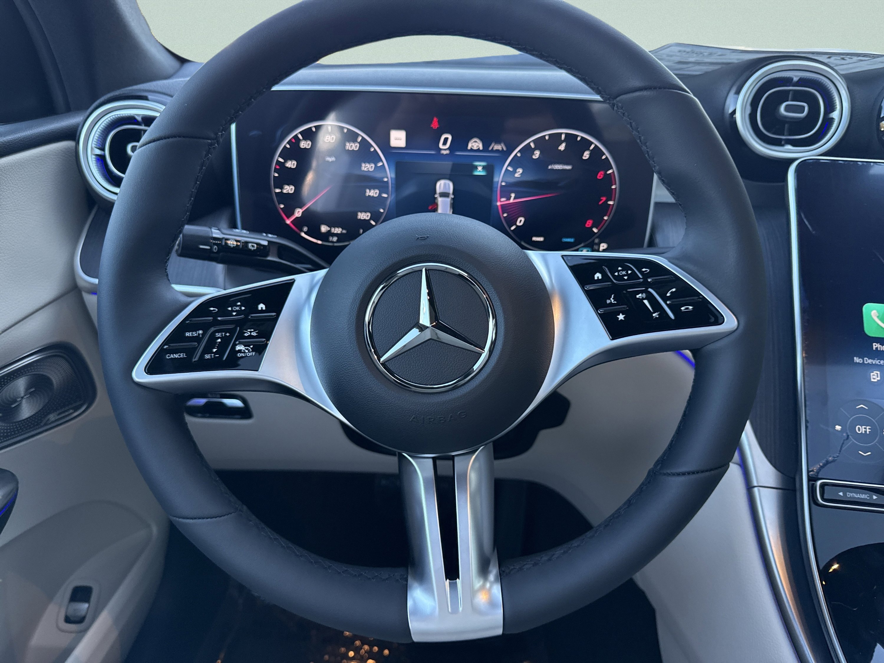 Used 2026 Polar White Mercedes-Benz GLC 300 image 28