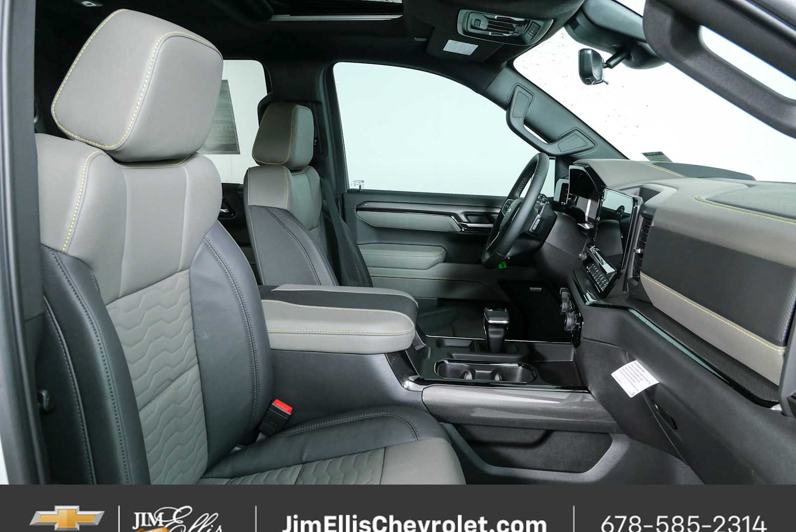 New 2026 Summit White Chevrolet ZR2 image 24