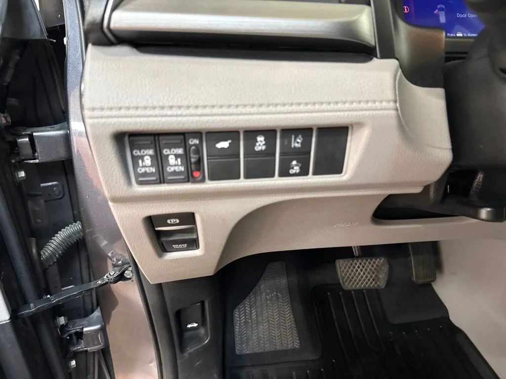 Used 2019 Gray Honda EX-L image 25