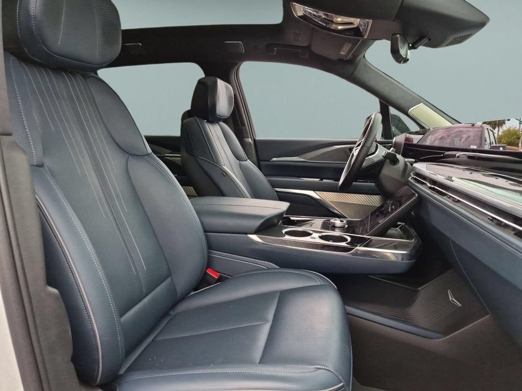 New 2025 Summit White Cadillac Sport 2 image 28