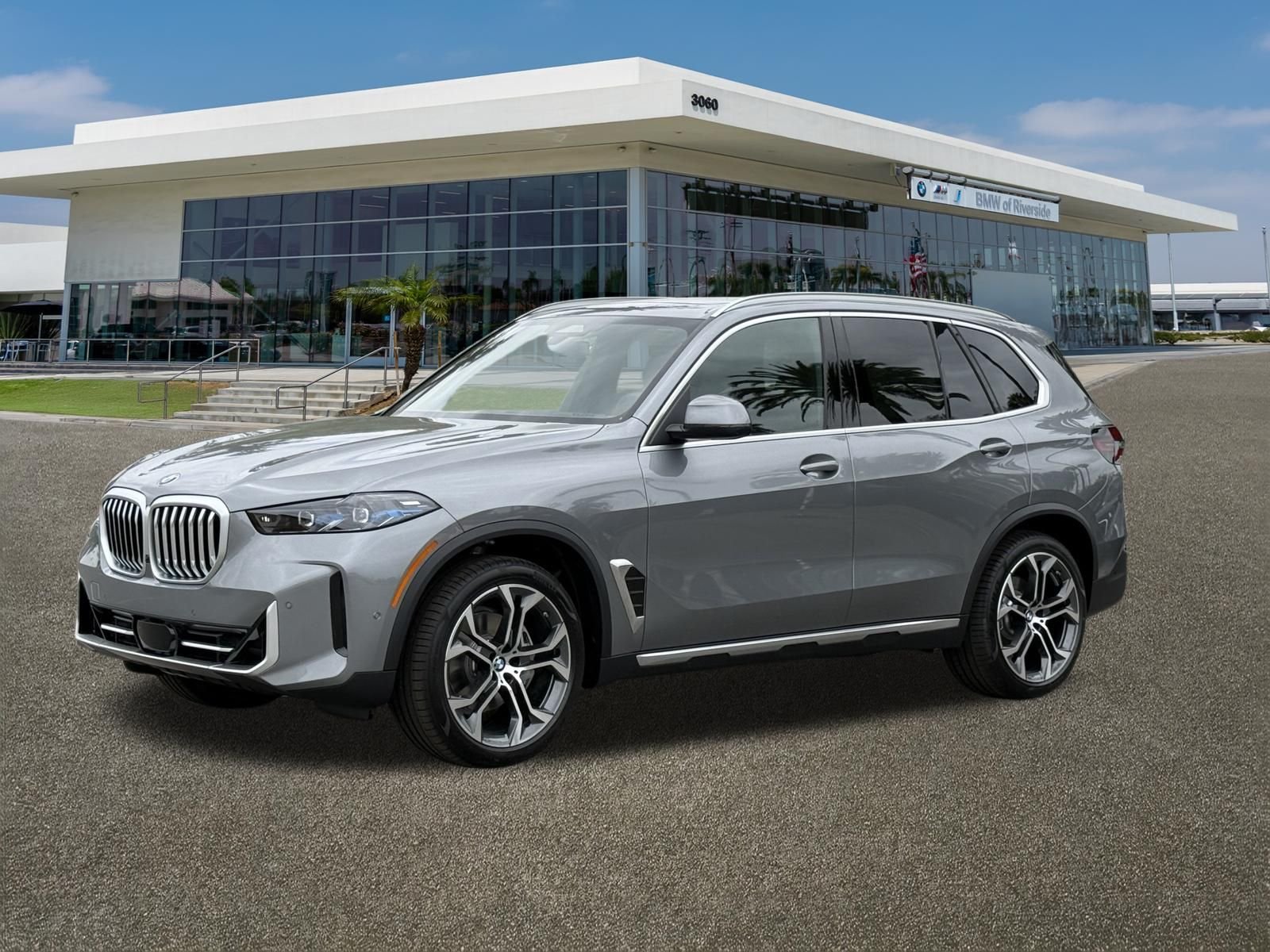 New 2026 Skyscraper Grey Metallic BMW sDrive40i image 5