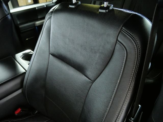 Used 2015  Ford Lariat image 19