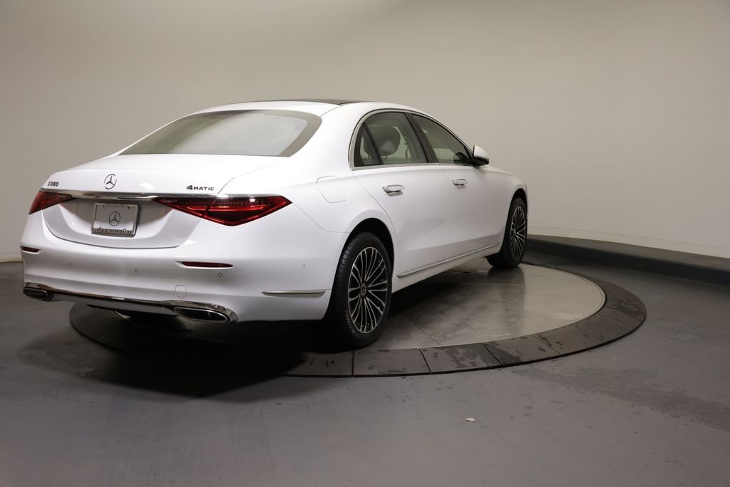 New 2026 MANUFAKTUR Moonlight White Metallic Mercedes-Benz S 580 image 7
