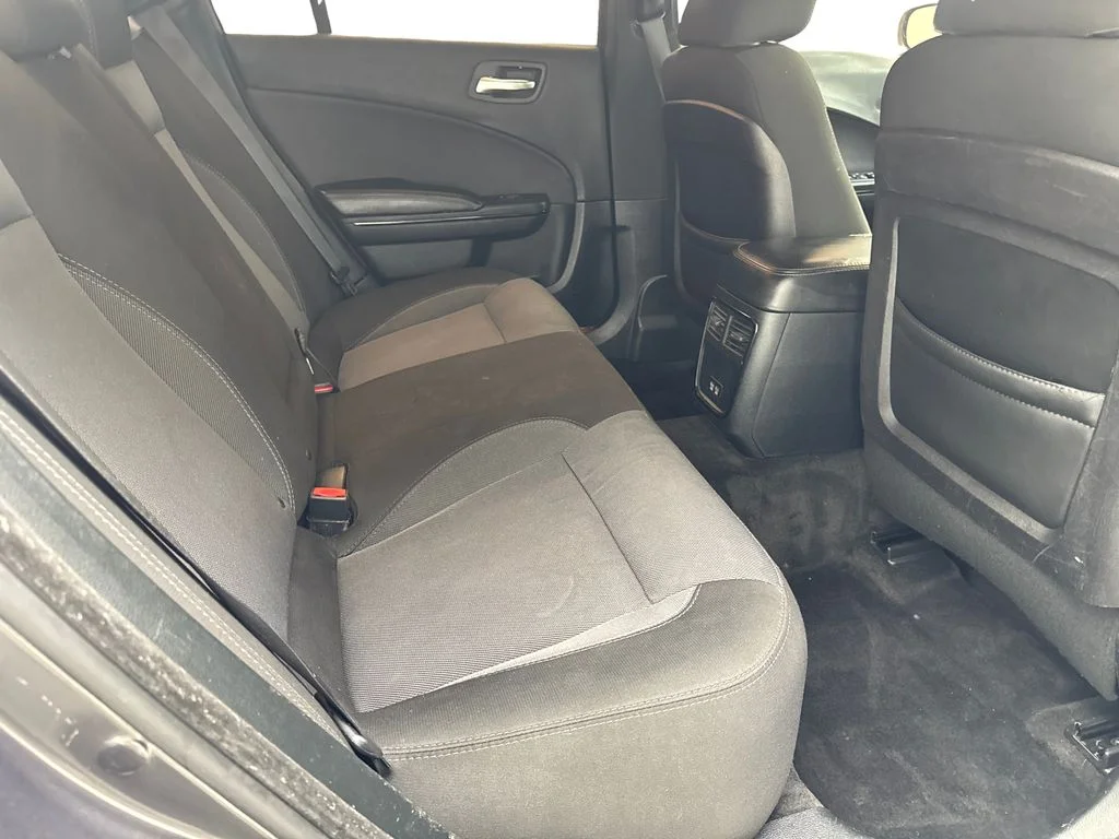 Used 2018 Gray Dodge SXT image 39