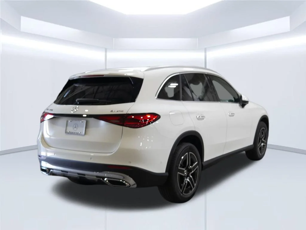 New 2026 Polar White Mercedes-Benz GLC 300 image 40