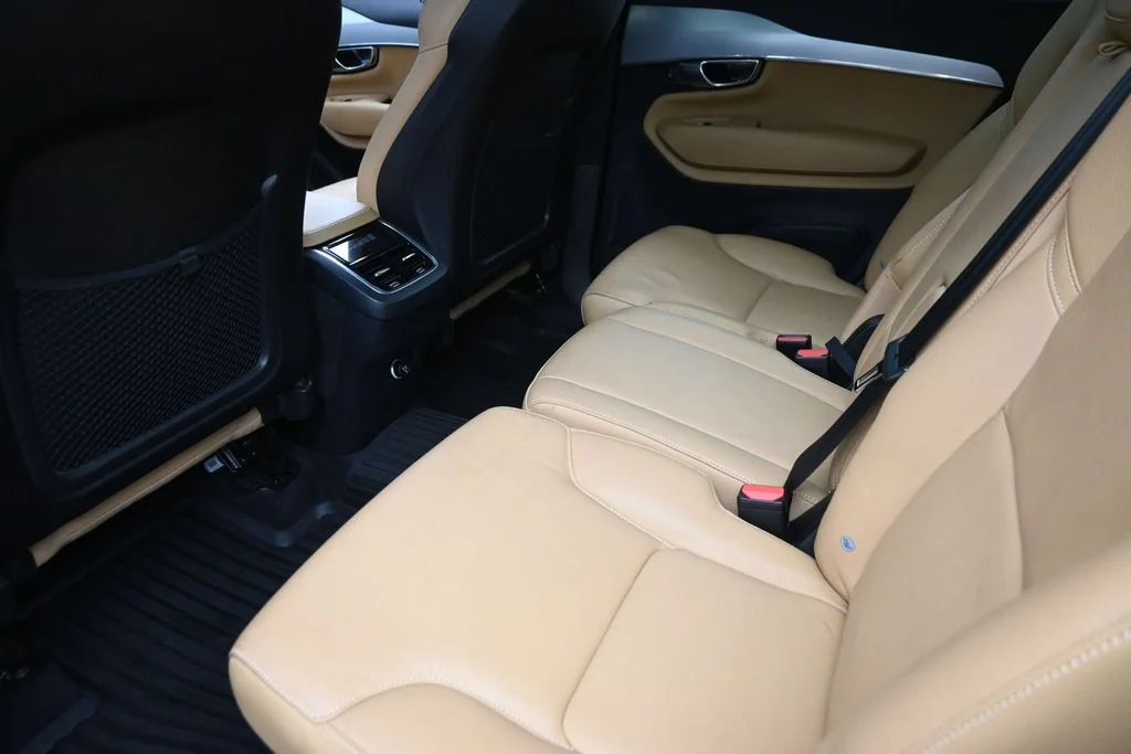 Used 2017 Blue Volvo T6 Momentum image 14