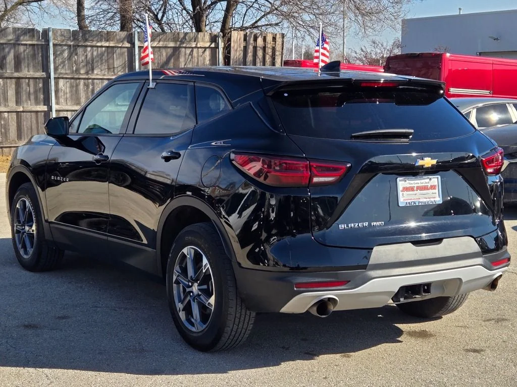 Used 2025 Black Chevrolet LT image 12