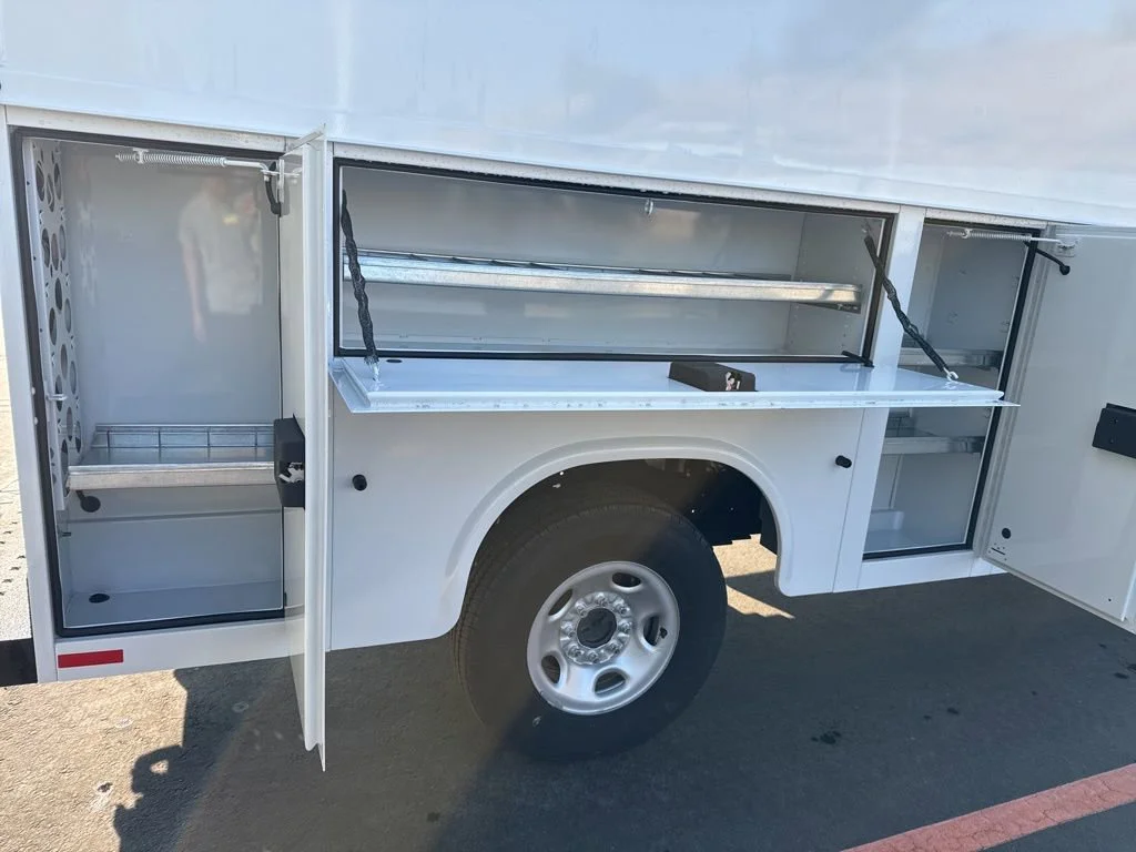 New 2024 Summit White GMC 1WT image 18