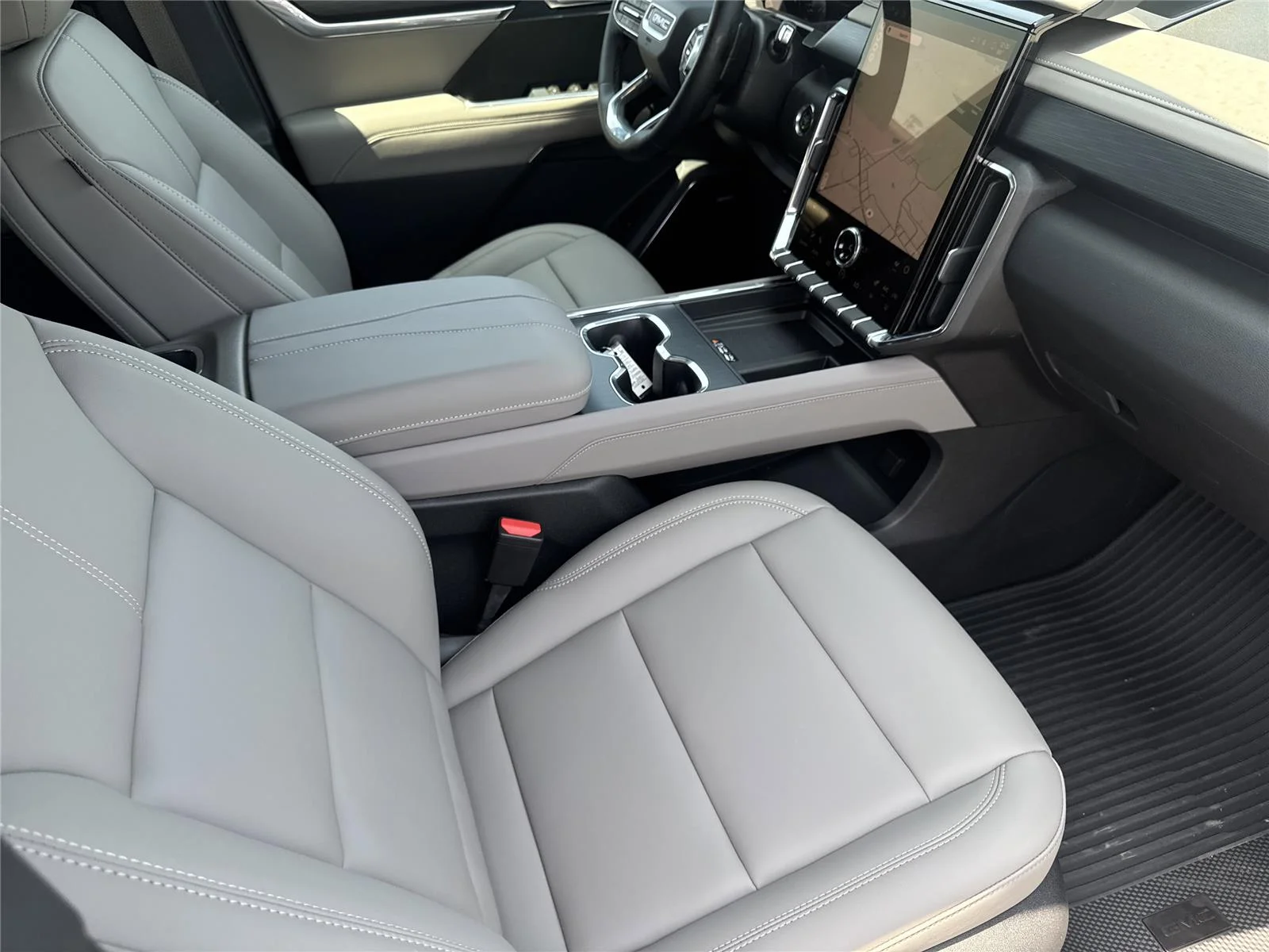 New 2026 Sterling Metallic GMC Elevation image 15