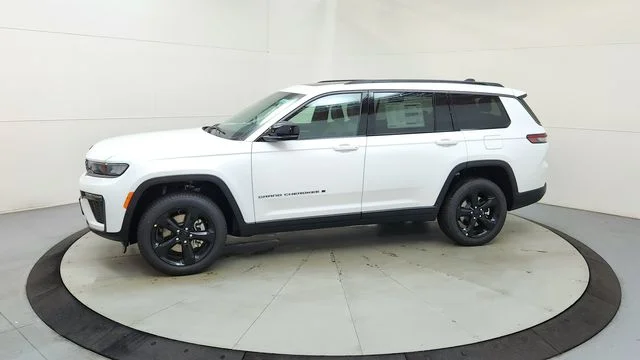 New 2026 Bright White Clear-Coat Exterior Paint Jeep Limited image 5