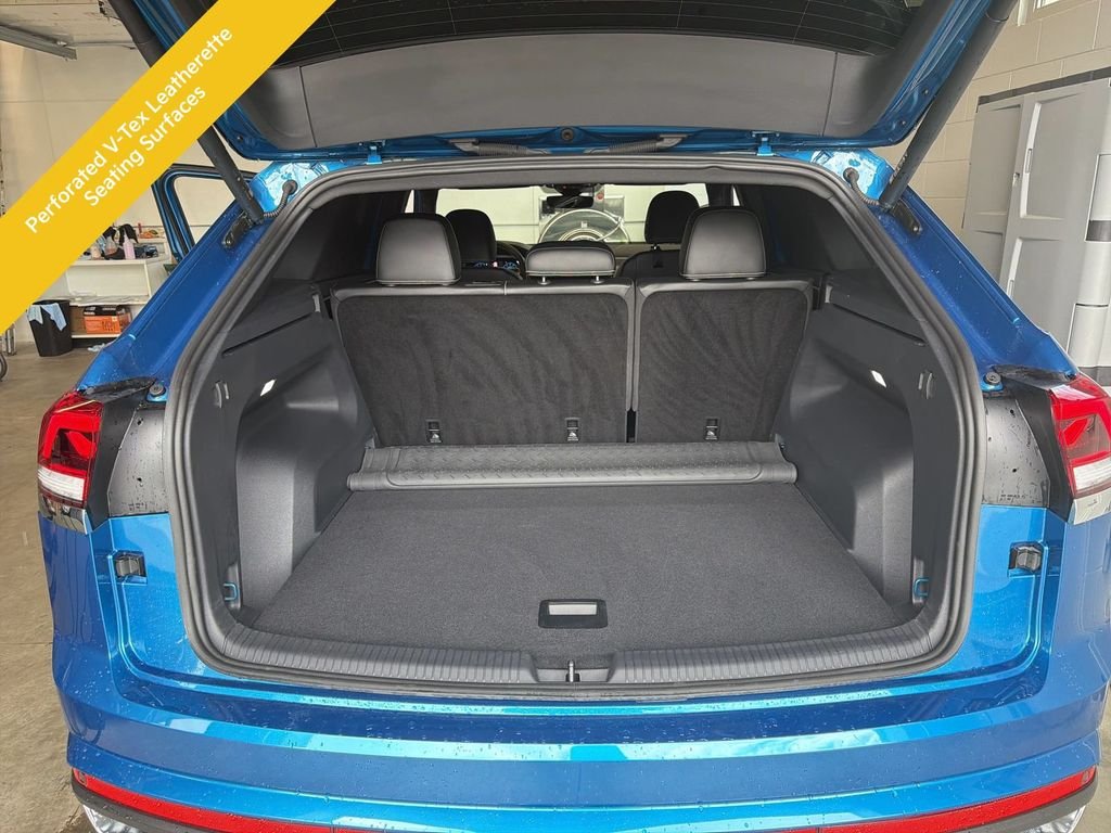 Used 2024 Blue Volkswagen 2.0T SE w/Technology image 15