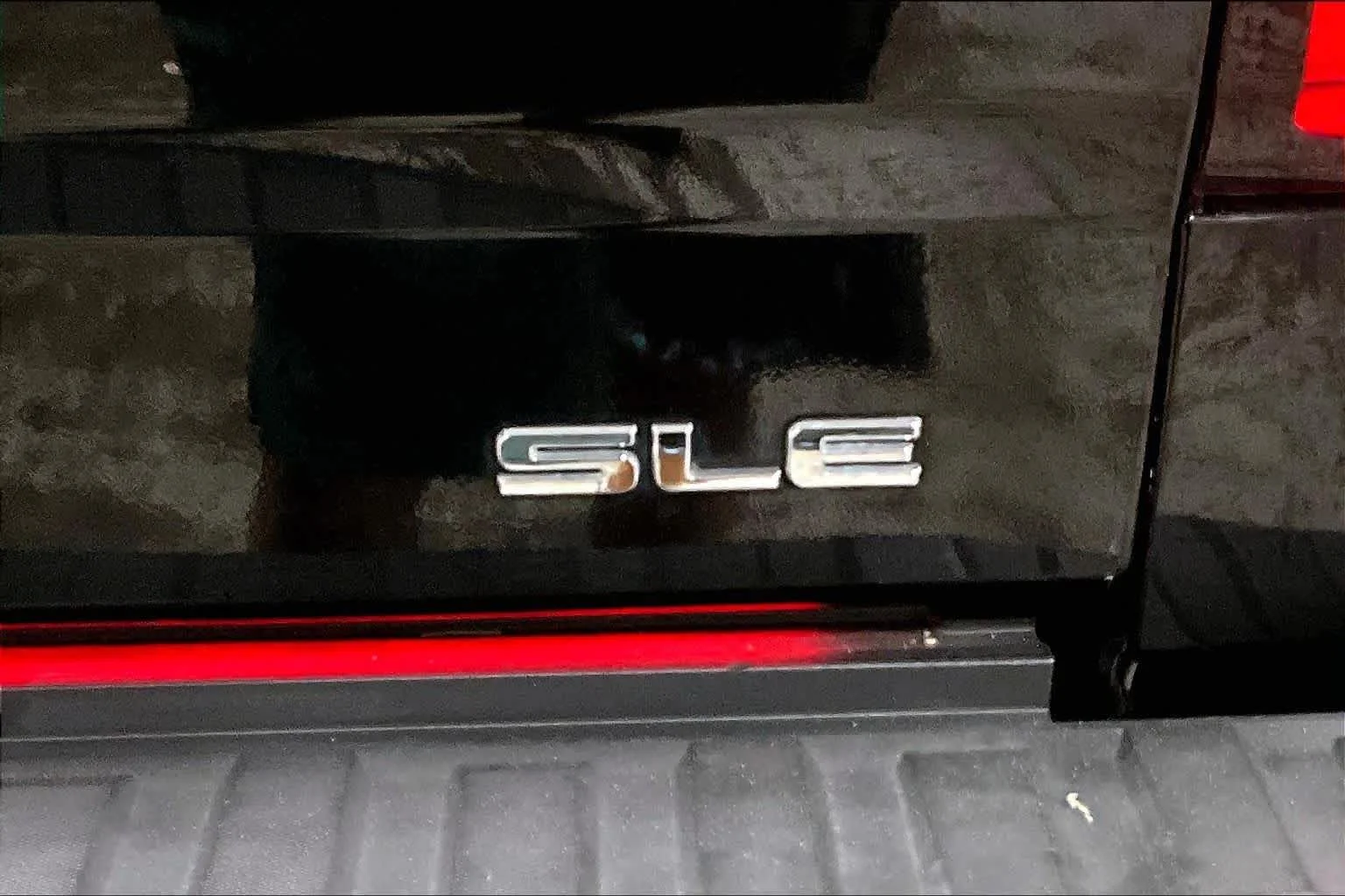 Used 2015 Onyx Black GMC SLE image 10