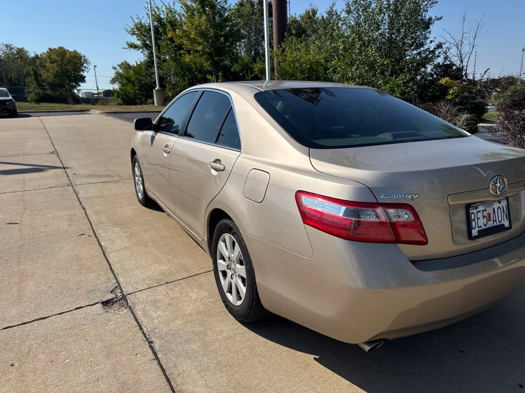 Used 2008  Toyota XLE image 3