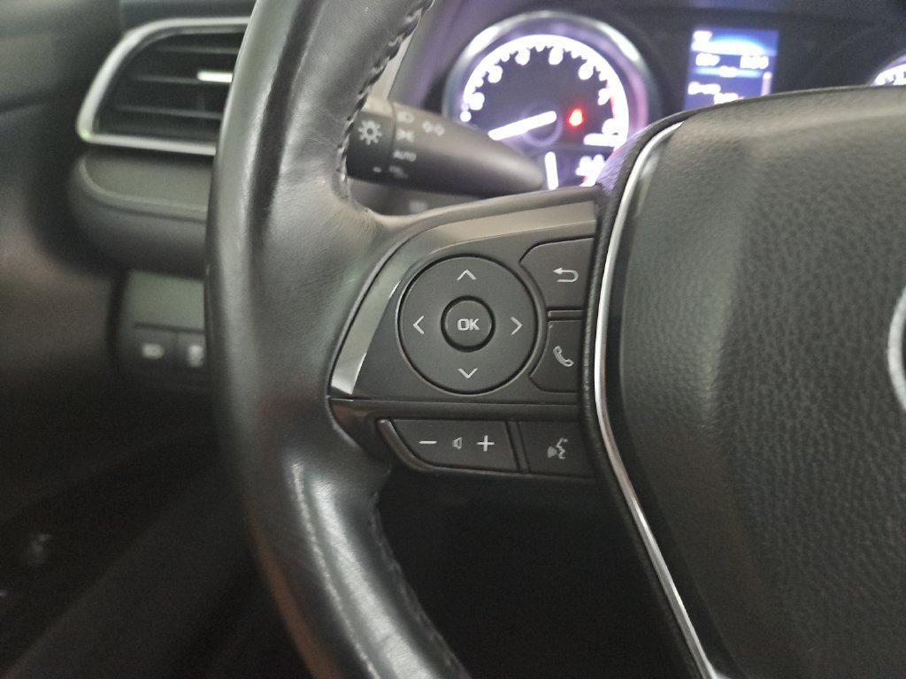 Used 2020 Black Toyota SE image 19