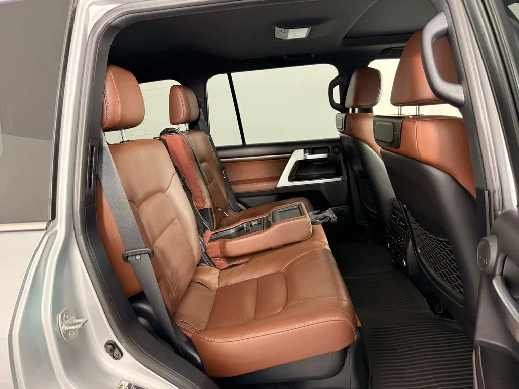 Used 2016 Silver Toyota Base image 21