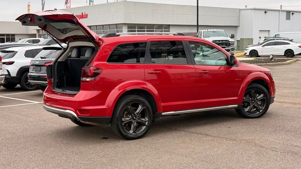 Used 2020 Red Dodge Crossroad image 37