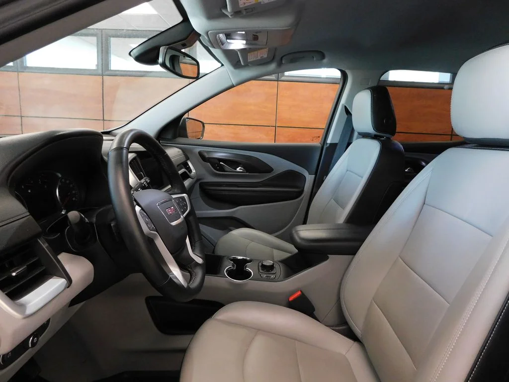 Used 2023 Sterling GMC SLT image 32