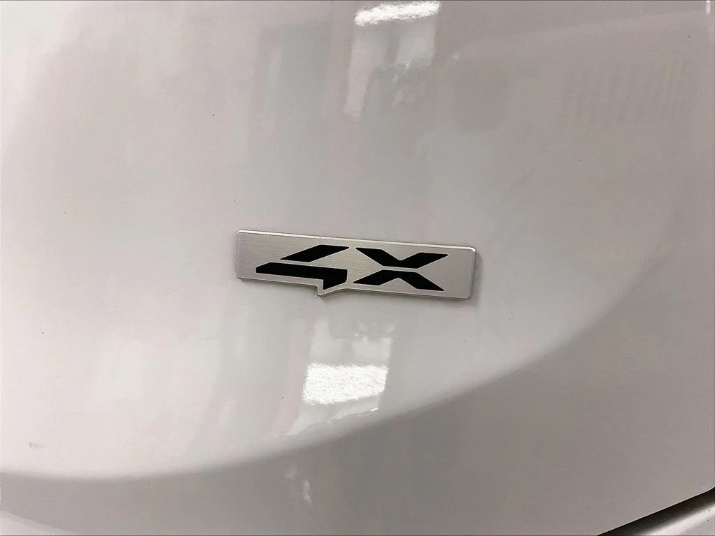 Used 2025 White Kia S image 11