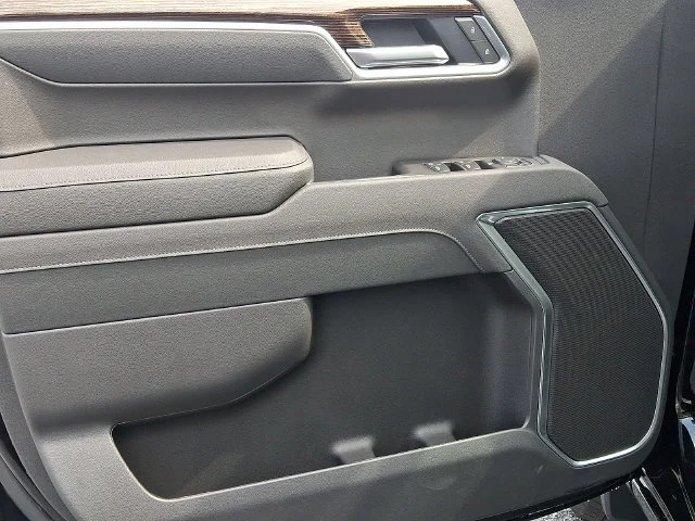 New 2026 Onyx Black GMC Elevation image 9