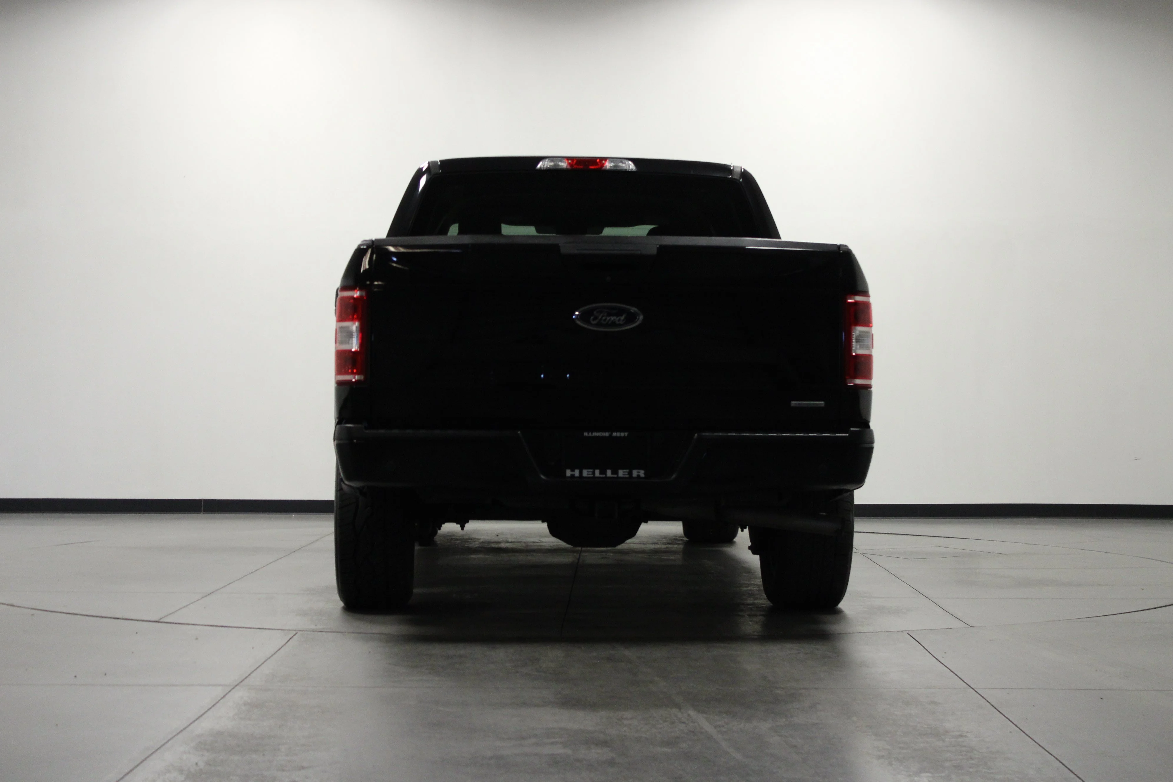 Used 2019 Agate Black Metallic Ford XL image 5