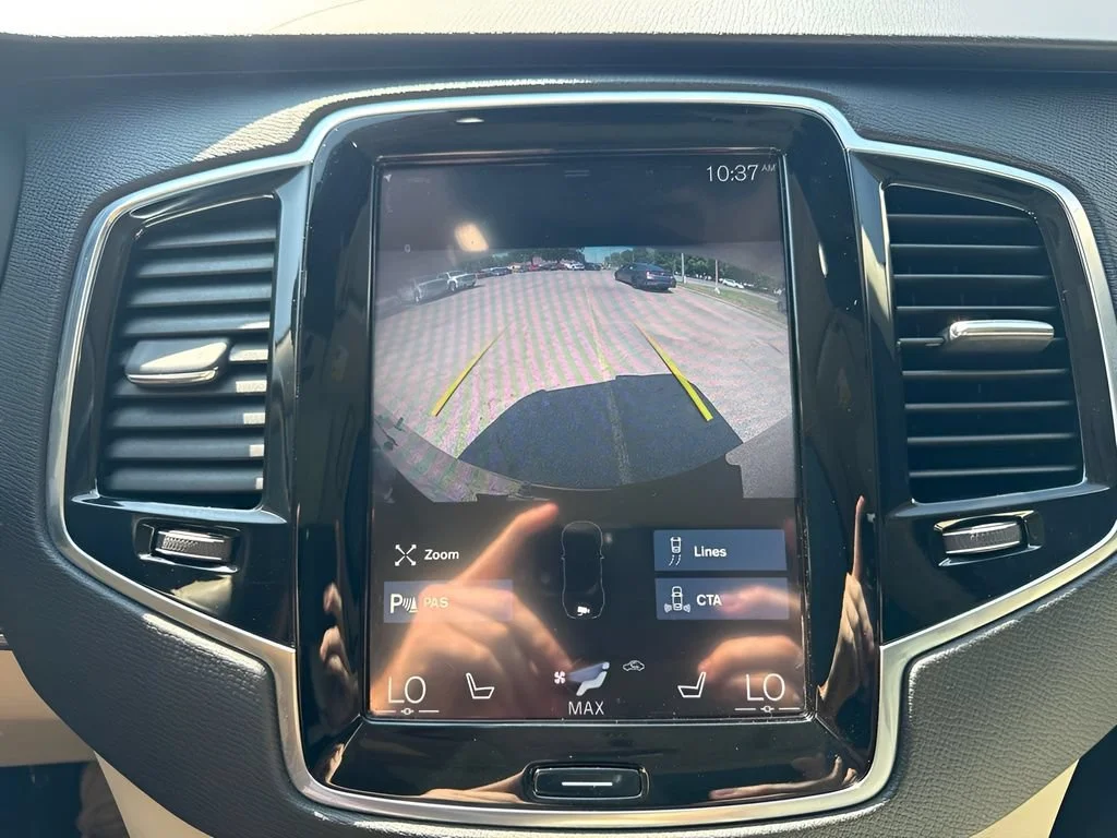 Used 2018  Volvo Momentum image 22
