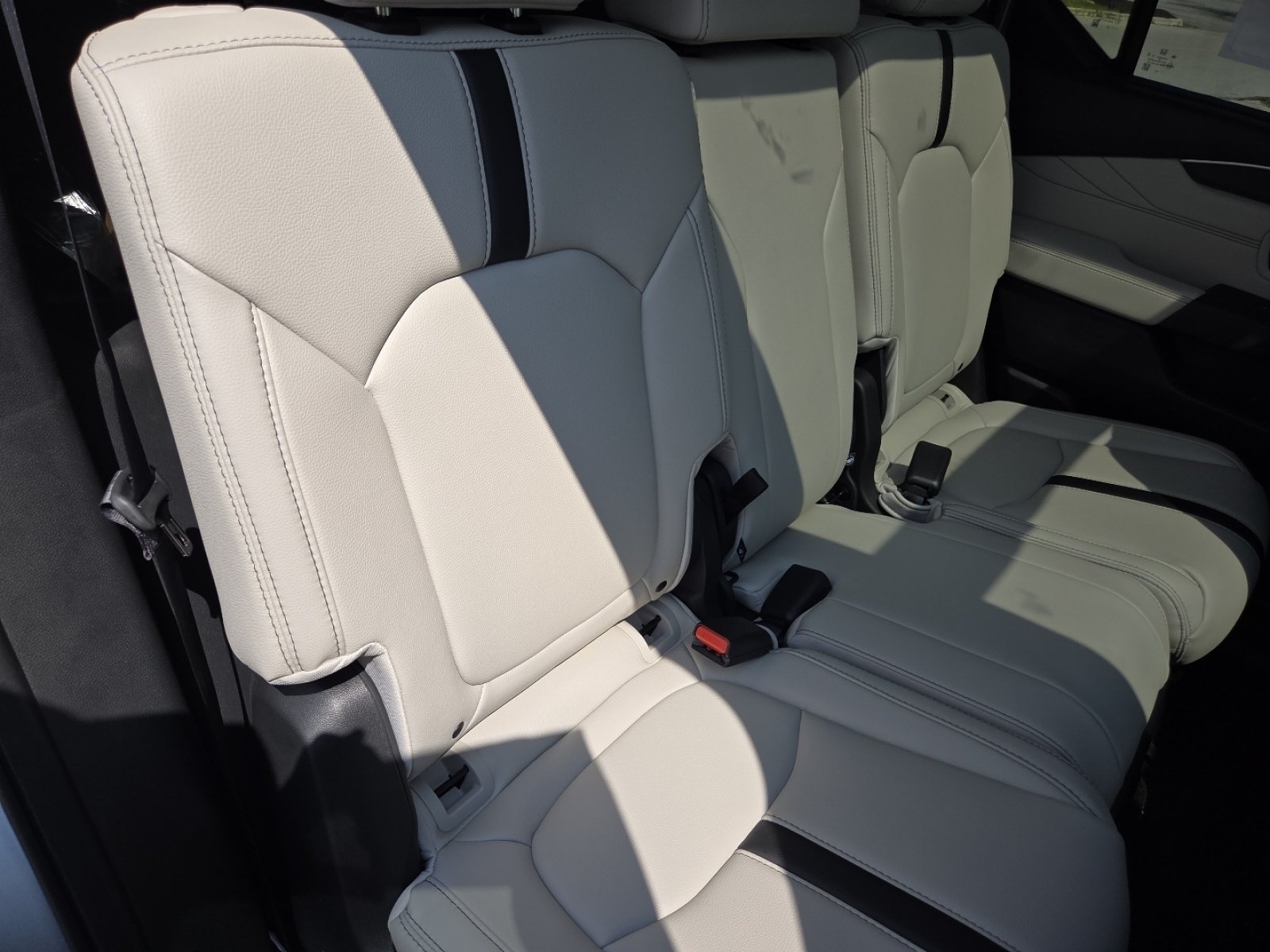 New 2026 Solar Silver Metallic Honda Touring image 28