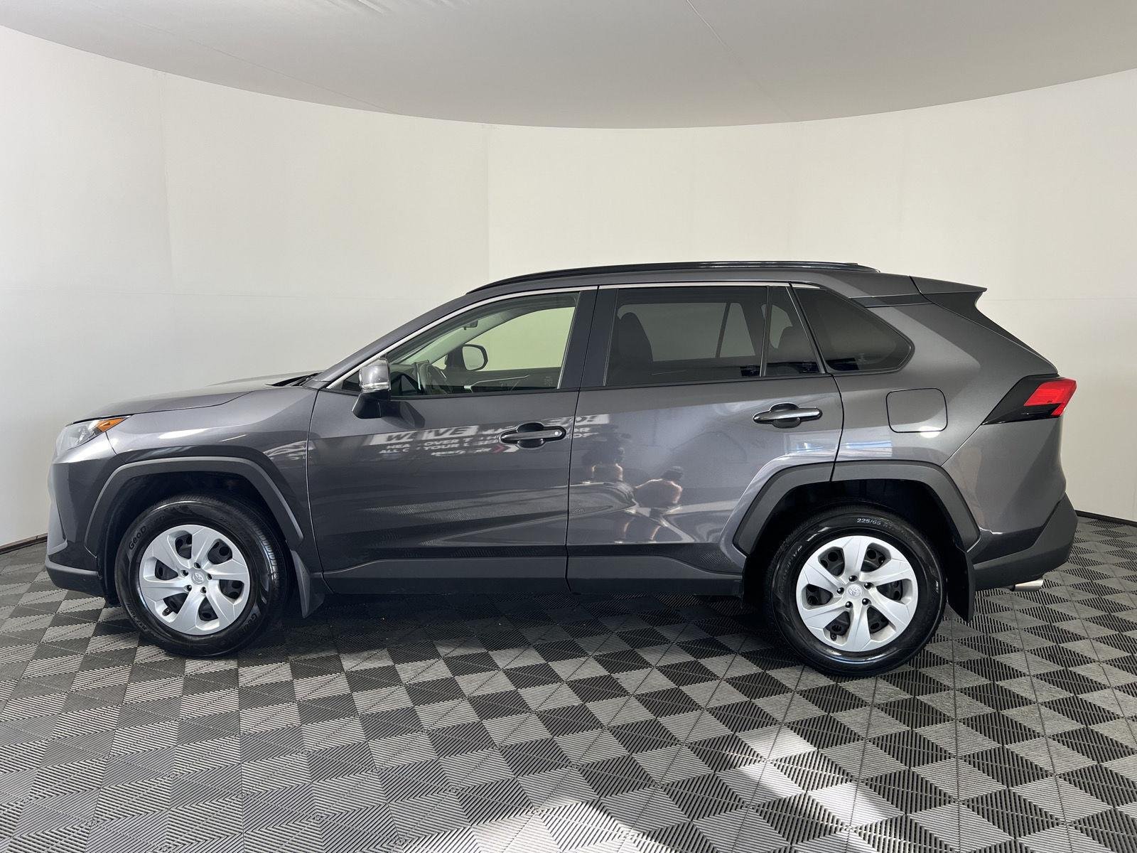 Used 2019 Magnetic Gray Metallic Toyota LE image 6