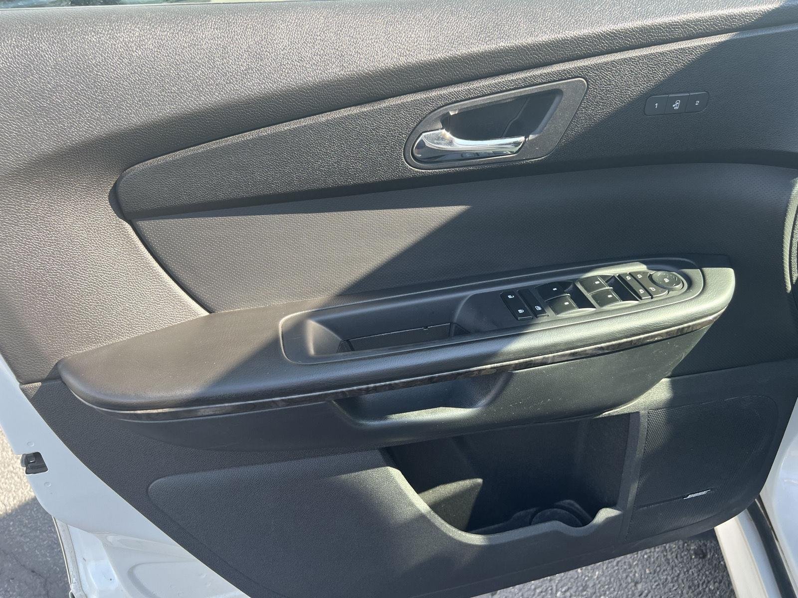 2012 GMC Acadia Denali - Photo 15
