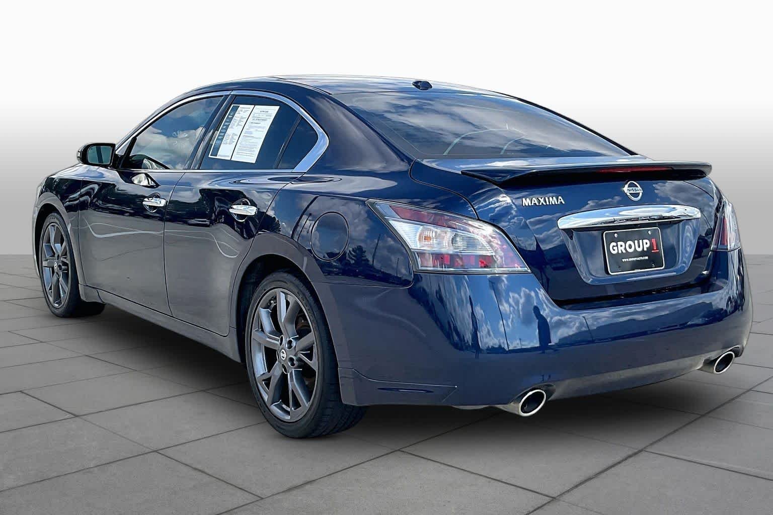 Used 2014 Navy Blue Metallic Nissan 3.5 SV w/Sport Pkg image 12