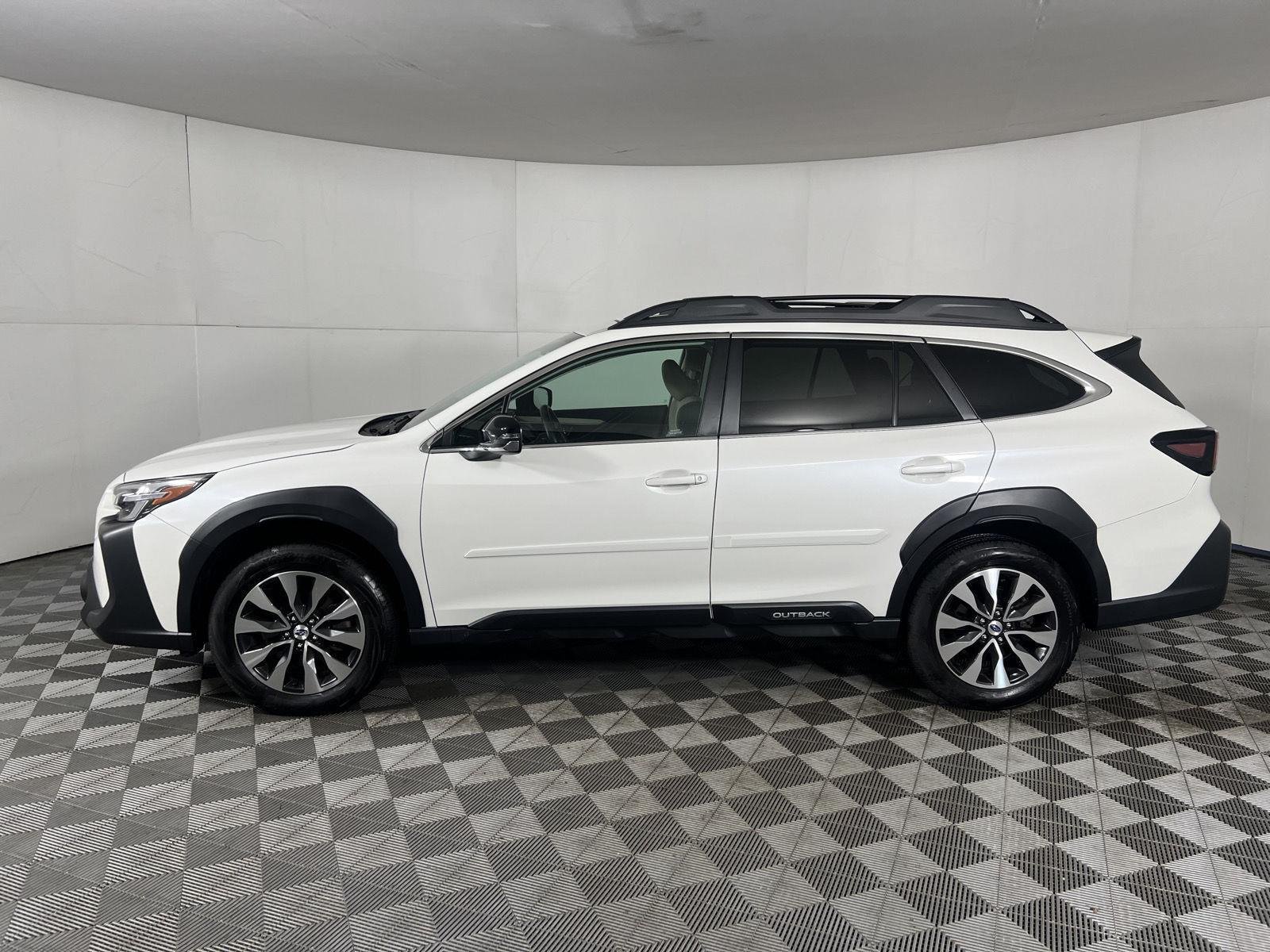 Used 2024 Crystal White Pearl Subaru Limited image 5