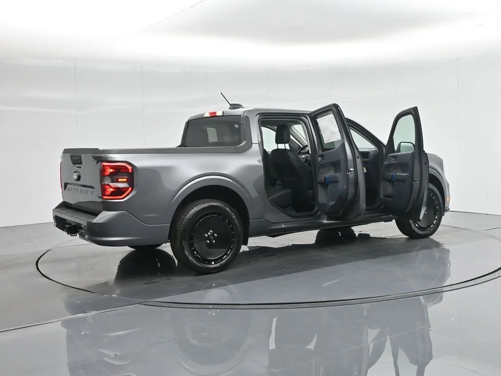New 2025 Carbonized Gray Metallic Ford Lobo Standard image 5