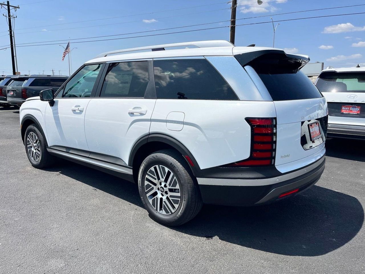 New 2026 White Hyundai SEL 7P image 5