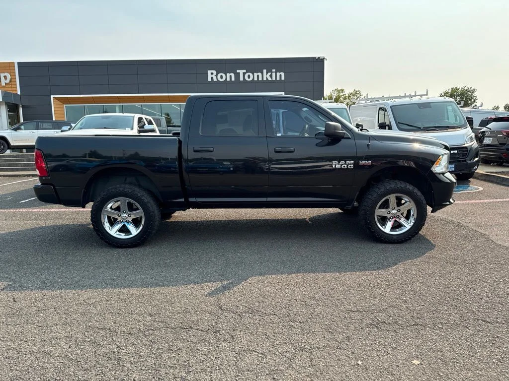 Used 2018 Brilliant Black Crystal Pearlcoat Ram Express image 10