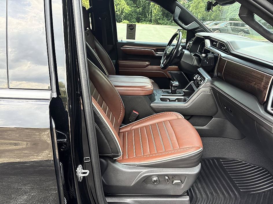 Used 2023 Onyx Black GMC Denali Ultimate image 21