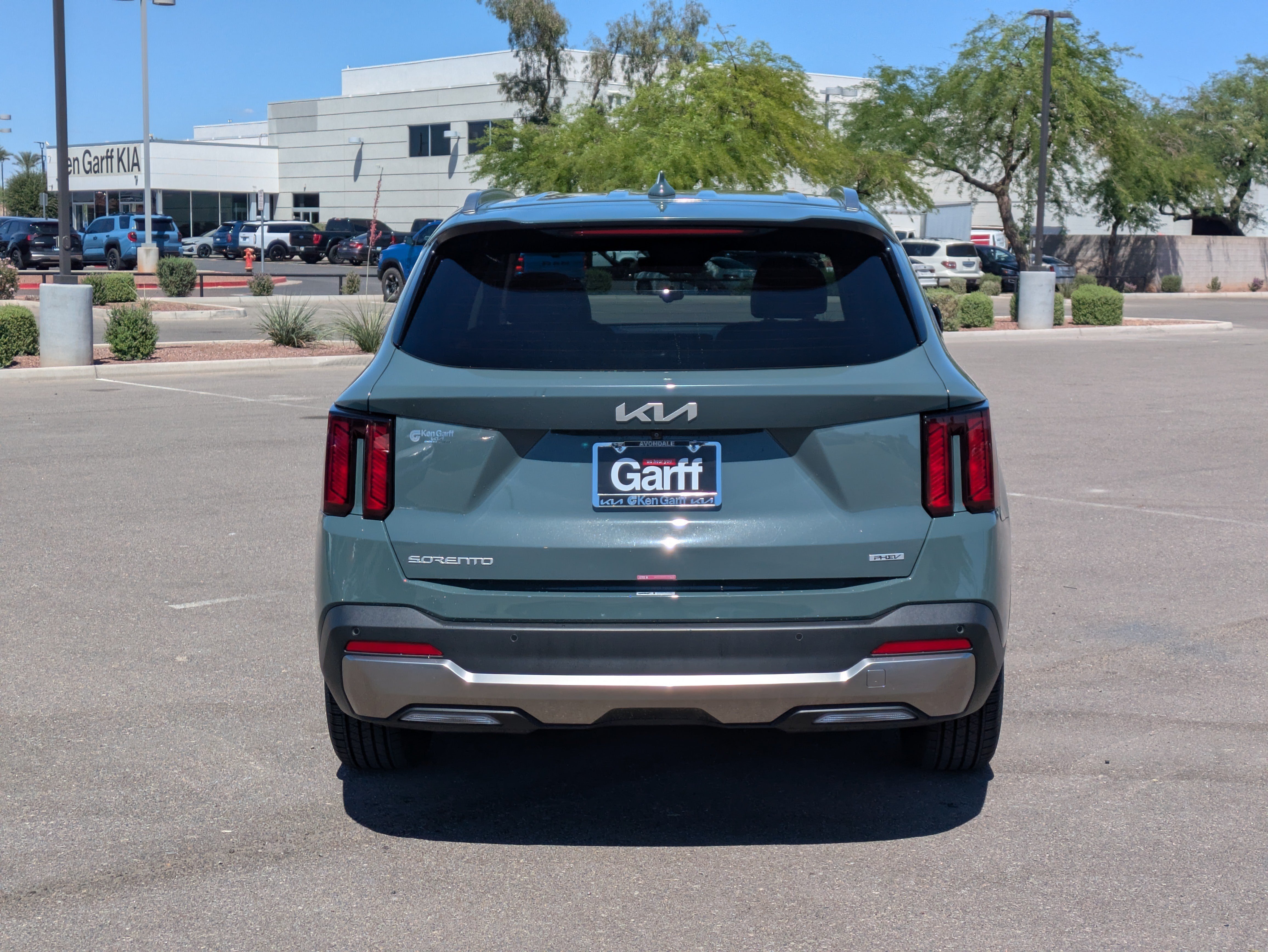Used 2025 Cityscape Green Kia EX image 4
