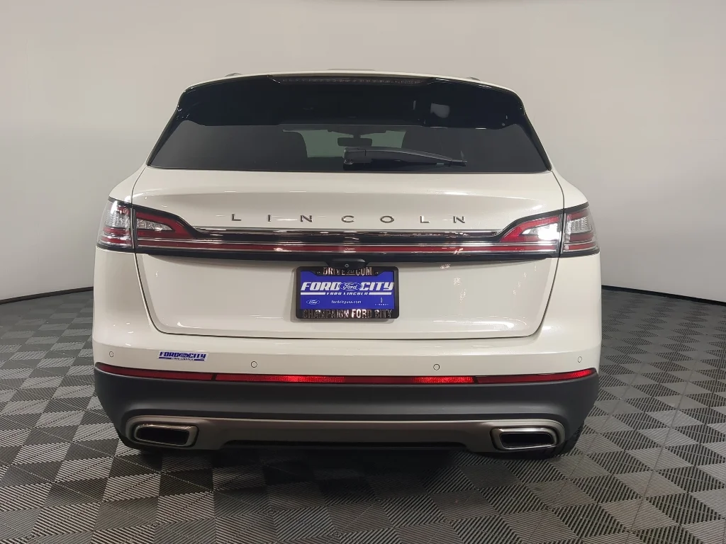Used 2022 White Lincoln Standard image 8