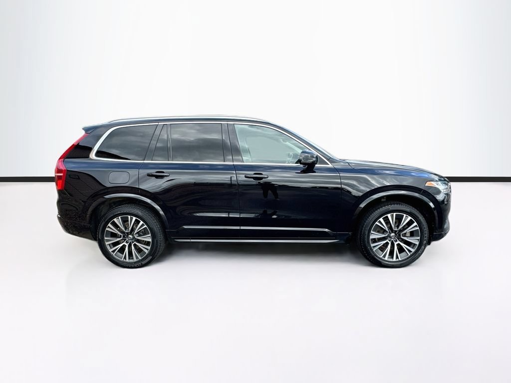 Used 2020 Black Volvo Momentum image 4