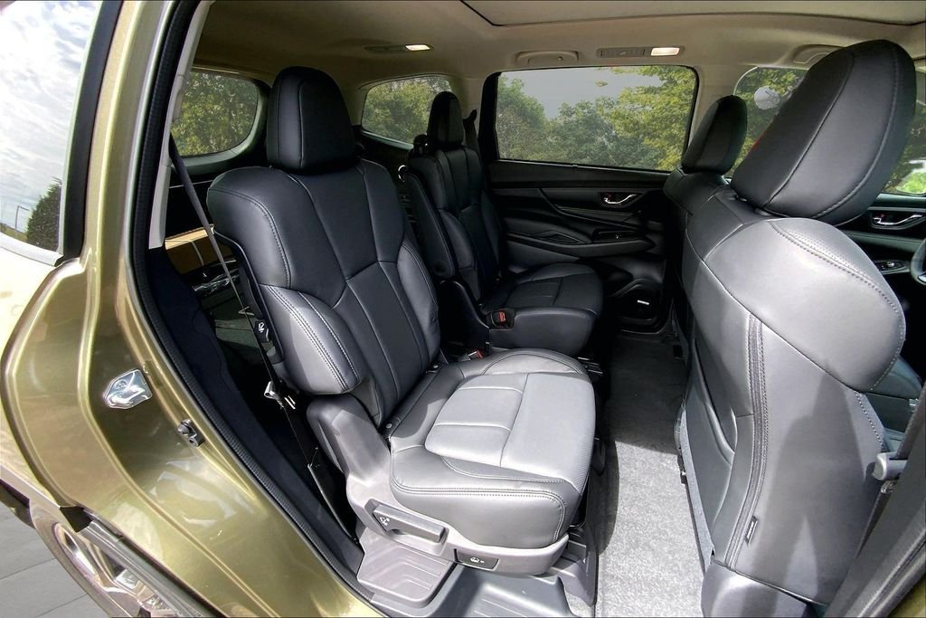 New 2026 AUTUMN GREEN METALLIC Subaru Onyx Edition Touring 7-Passenger image 10