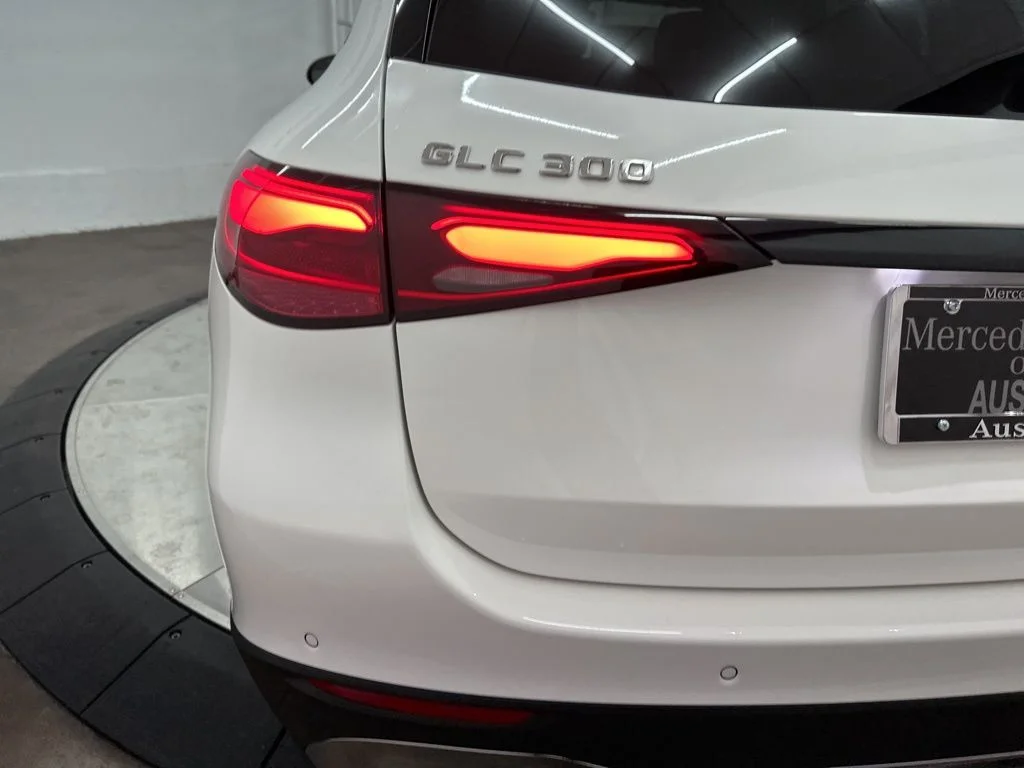 Used 2026 White Mercedes-Benz GLC 300 image 28
