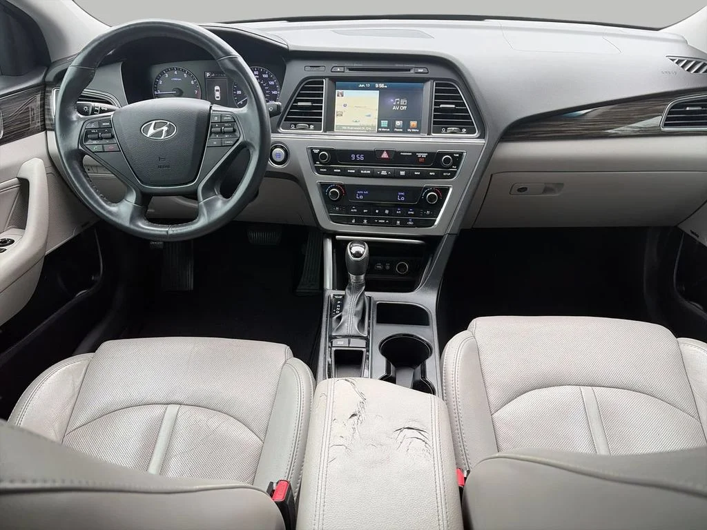 Used 2016 Silver Hyundai Limited image 9