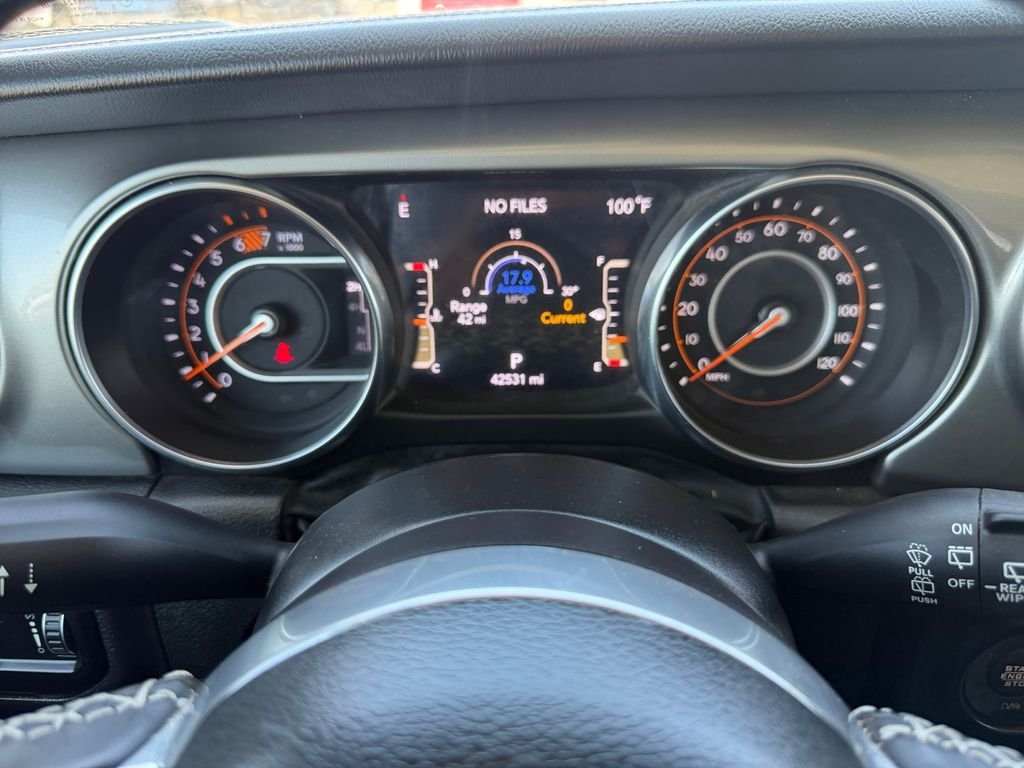 Used 2023 White Jeep Sahara image 10