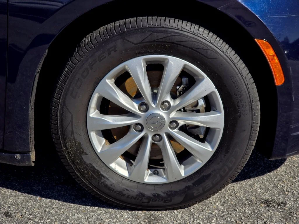 Used 2018 Blue Chrysler Touring L Plus image 23