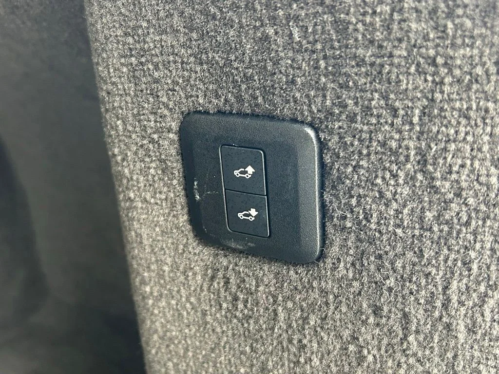 Used 2021 White Land Rover HSE Silver Edition image 41